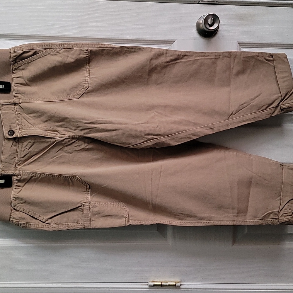 Westport Size 16 Tan Cargo Capri
